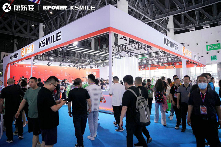 康乐佳亮相2024成都体博会见证20年匠心智造品牌(图2) 康乐佳亮相2024成都体博会见证20年匠心智造品牌(图2)