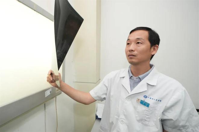 九游体育因这个常见健身器材男子进了手术室！专家发出提醒(图1)