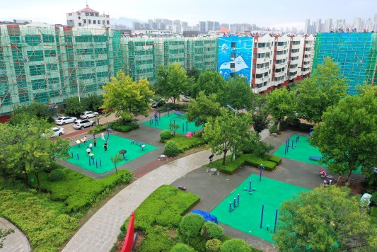 九游体育全民健身日丨老旧小区健身器材焕新升级 助力健康生活“动起来”(图3)