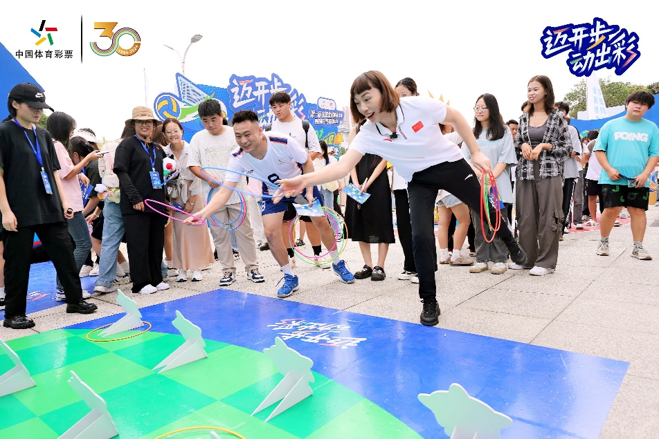 九游体育与相约“迈开步 动出彩” 全民健身主题活动打造大学校园“快乐运动场”(图1)