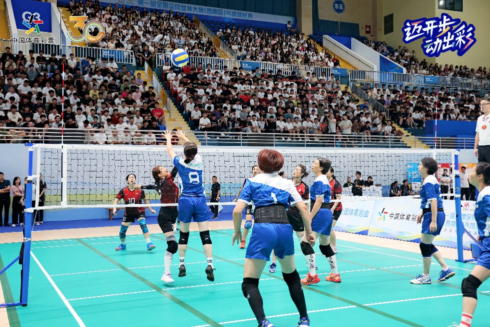 九游体育与相约“迈开步 动出彩” 全民健身主题活动打造大学校园“快乐运动场”(图4)