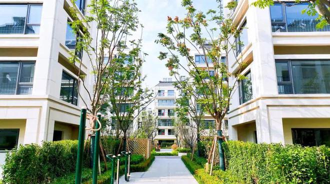 湖语颂(售楼处)官方网站2024最新房价-户型-容积率-售楼中心电话九游体育(图6) 湖语颂(售楼处)官方网站2024最新房价-户型-容积率-售楼中心电话九游体育(图6)